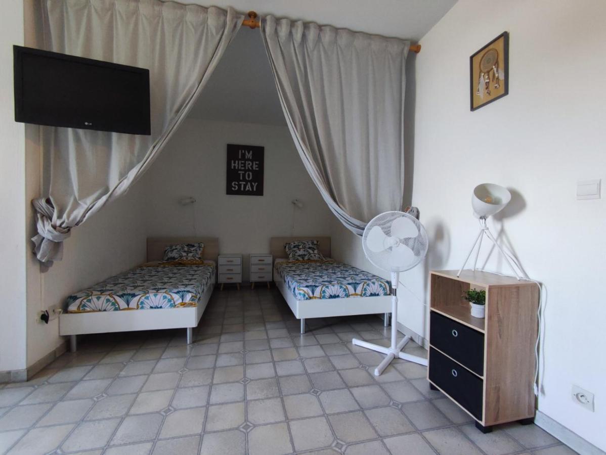 Studio Meuble Classe 2 Etoiles - 30M² Gréoux-les-Bains Eksteriør billede